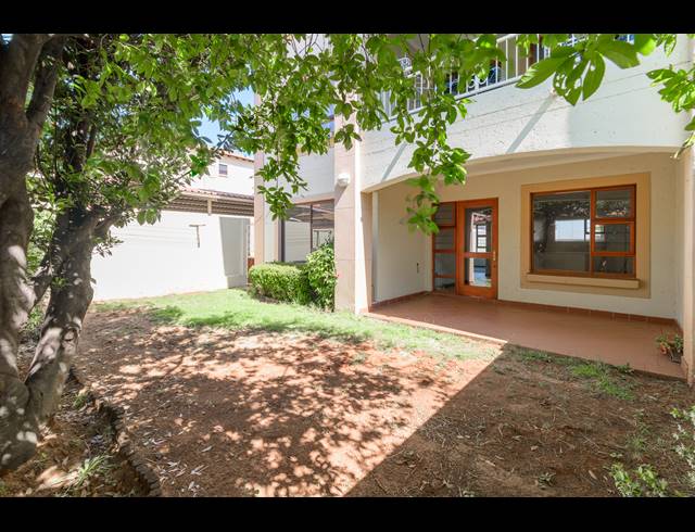 2 BEDROOM APARTMENT RENTED IN WOODMEAD